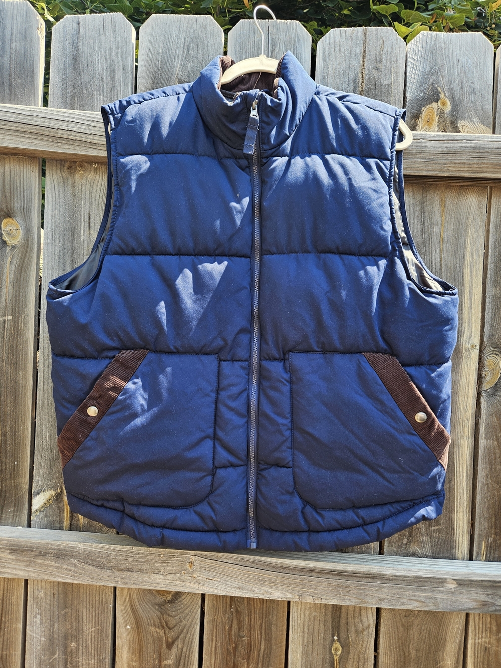 St John's Bay Men's L Quilted Puffer  Vest Courdoroy Pocket Trim  100% Polyester